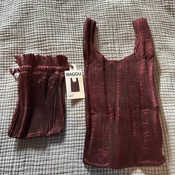 Pleated Baggu in Mahogany - New with tags - Picture 2 of 2